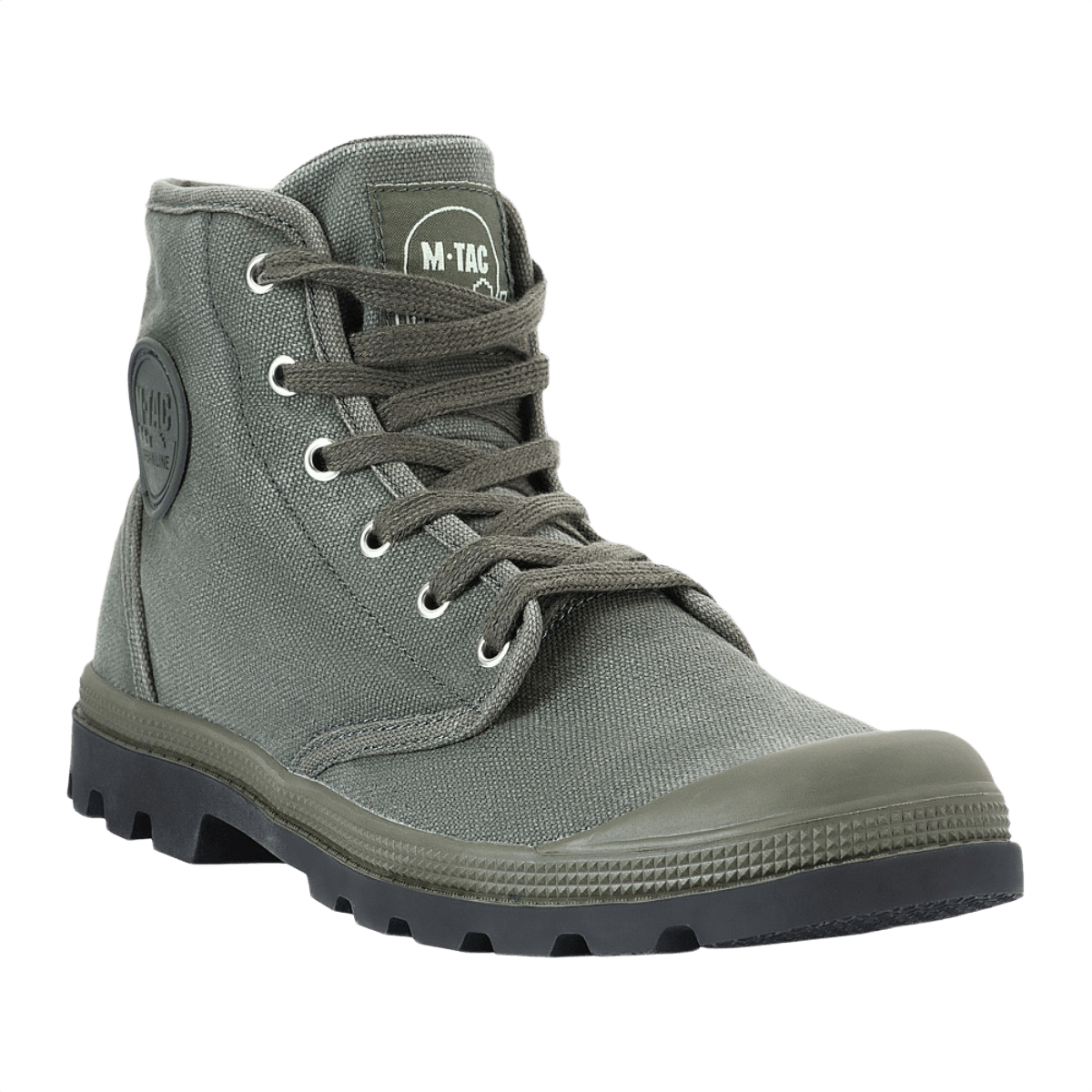 M-Tac Sneakers armeijanvihreänä, klassinen ja toimiva muotoilu, sopivat ulkoiluun ja urheiluun.