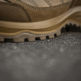 Lähikuva M-Tac Sneakers Tactical Demi-Season Pro Line -kengästä, Vibram-pohja pitoa ja joustavuutta varten kaikilla pinnoilla.