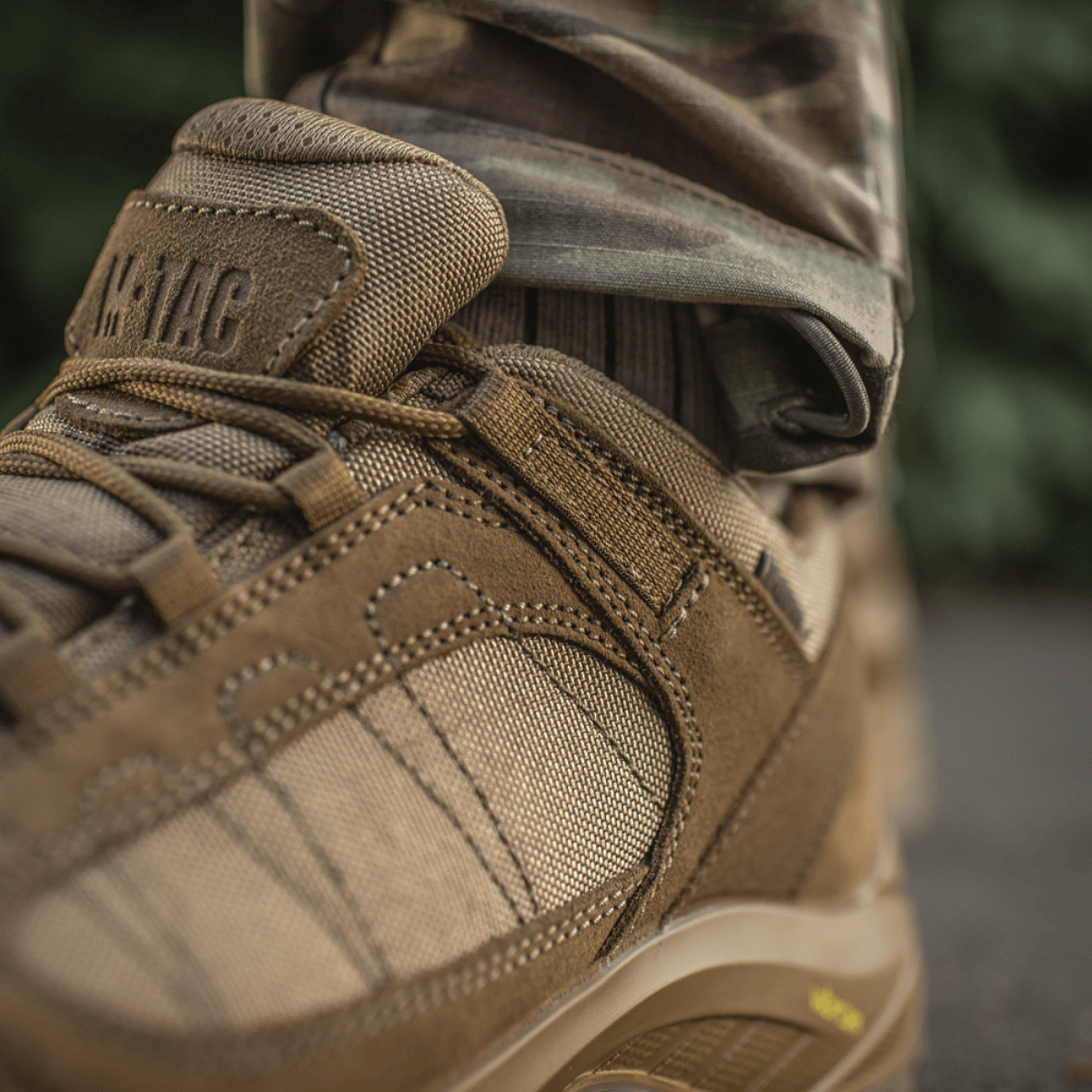 M-Tac Sneakers Tactical Demi-Season Pro Line kestävässä suede- ja Cordura-rakenteessa, ihanteellinen harjoitteluun ja vaellukseen, patentoitu Vibram-pohja.