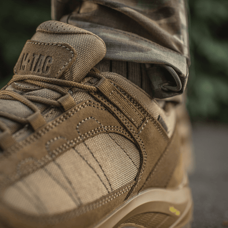M-Tac Sneakers Tactical Demi-Season Pro Line kestävässä suede- ja Cordura-rakenteessa, ihanteellinen harjoitteluun ja vaellukseen, patentoitu Vibram-pohja.