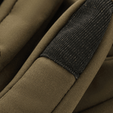 M-Tac Vinterhandsker Soft Shell lähikuva, näyttää kestävän ja toiminnallisen Soft Shell -materiaalin sääsuojaan.