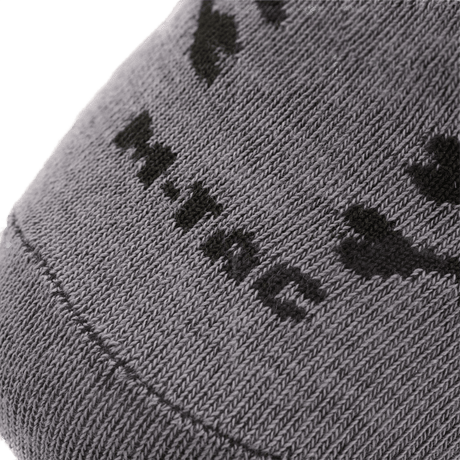 M-Tac kevyt kesäsukka Pirate Skull suunniteltu juoksuun lämpimässä säässä, ergonominen istuvuus ja hengittävä materiaali optimaaliseen mukavuuteen.