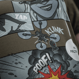 M-Tac T-Shirt Comics Drone Girl en comic-tyylinen print, jossa FPV-pilotti ohjaa dronea ja kunnioittaa ukrainalaisia drone-operaattoreita.