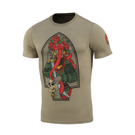 M-Tac T-Shirt Motanka printillä Motanka-nukke perinteisessä ukrainalaisessa asussa ja tekstillä 'M-TAC. Terra Cosaccorum'. Moderni ja kulttuurinen.