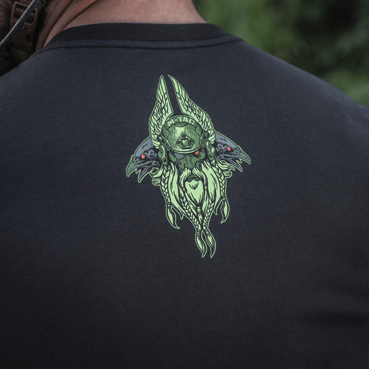 M-Tac T-Shirt Night Vision, Odin-print ja "Valhalla Calling", Hugin ja Munin, pehmeässä puuvillaseoksessa.