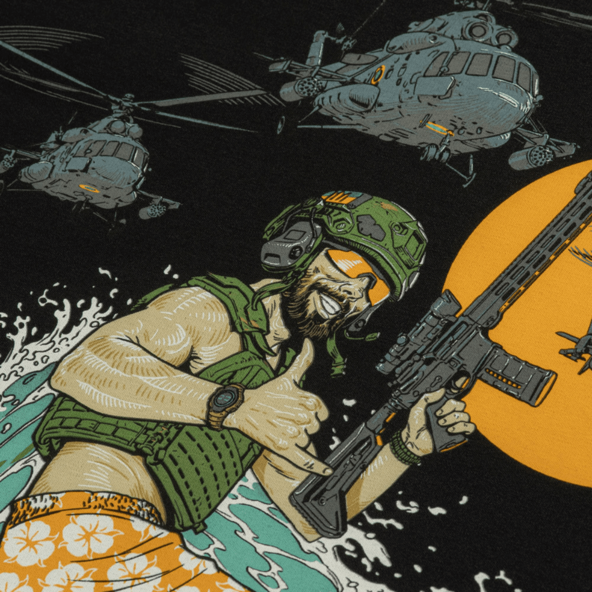 M-Tac T-Shirt Surf Club -teema: surffilauta, AR-15 ja helikopterit, innoittajana ukrainalaiset operaatiot ja ikoniset elokuvakohtaukset.