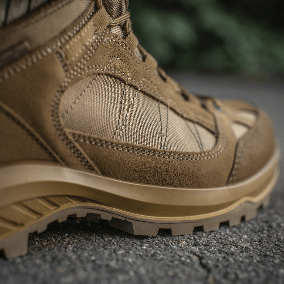 M-Tac Sneakers Tactical Demi-Season Pro Line valmistettu suede- ja Cordura-materiaaleista Vibram-pohjalla, soveltuu harjoitteluun ja vaellukseen.
