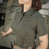 M-Tac Tactical Polo-Shirt 65/35 Lady vihreänä, suunniteltu naisille, tehty kestävästä puuvilla-polyester-sekoituksesta, Velcro merkeille.
