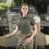 M-Tac Tactical Polo-Shirt 65/35 Lady sotilaisessa ympäristössä, kestävä naisten polo, tilaa merkeille, 65% puuvillaa ja 35% polyesteriä.