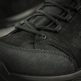 Lähikuva M-Tac Taktiske Demi-Season Støvler Pro Line -kengästä, kestävästä suede- ja Cordura-materiaalista, suunniteltu taktisiin tehtäviin ja vaellukseen.