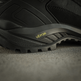 M-Tac Taktiske Demi-Season Støvler Pro Line patentoitu Vibram-pohja tarjoaa optimaalisen pidon ja vakauden kaikilla pinnoilla.