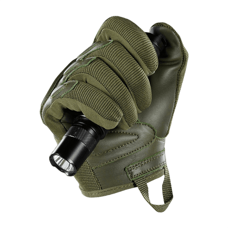 M-Tac Assault Tactical Mk.2 -käsineet vihreinä, taskulamppukuva, aitoa nahkaa ja synteettinen vahvike paremman pidon ja suojan vuoksi.