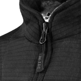 Lähikuva M-Tac Thermal Fleece Trøje Delta Level 2:sta YKK-vetoketjulla, suunniteltu kylmään ja karuun ilmastoon.