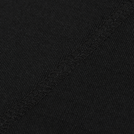 Lähikuva M-Tac Thermal Fleece Shirt Delta Level 2 Lady mustasta polyesterikankaasta, ompeleet ja laatu näkyvissä.