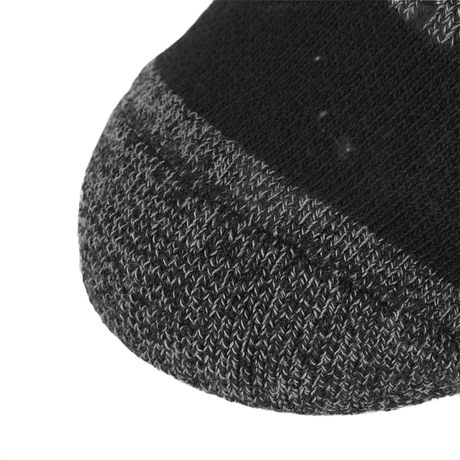 Lähikuva M-Tac Coolmax 75% Pitkistä sukista, keskitys tiukkaan joustavaan resoriin ja lämmönsäätelymateriaaliin.