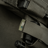 Lähikuva M‑Tac Tourniquet Pouch Elastic Gen.5:stä Cordura 500D:ssä elastisella nauhalla ja velcro-lukolla, sopii CAT tourniquetille