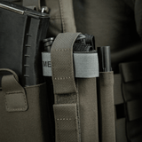 M‑Tac Tourniquet Pouch Elastic Gen.5 Cordura 500D:stä kiinnitetty taktiseen liiviin