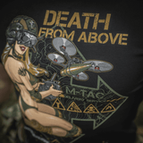 M-Tac T-Shirt Delivery Service Pin-up-inspiroitulla designilla, esittää naisen dronen kanssa ja tekstin 'Death from Above'. Moderni tyyli ja voima.