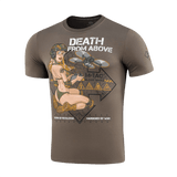 M-Tac T-Shirt Delivery Service amerikkalaisella Pin-up-designilla ja tekstillä 'Death from Above' yhdistää tyyliä ja voimaa.