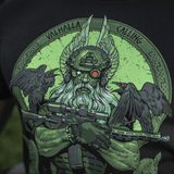 M-Tac T-Shirt Night Vision Odin modernissa taisteluvarustuksessa NVG-kypärällä, korpit Hugin ja Munin, 'Valhalla Calling' -teksti.