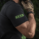 M-Tac T-Shirt Night Vision sivusta nähtynä, yksityiskohta logosta ja Odin- sekä 'Valhalla Calling' -designista, pehmeä puuvillasekoite.