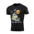 M-Tac T-Shirt Surf Club sotilasta surffilaudalla ja helikoptereita kuvaavalla kuviolla, innoittajana ukrainalaiset erikoisoperaatiot ja surffikohtaukset.