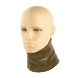 M-Tac Tube Scarf Polartec Polartec Micro Series fleece -materiaalista esiteltynä mallipään päällä, täydellinen kylmiin ulkoiluihin.