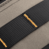 Lähikuva remmistä M-Tac Urban Line City Patrol Fastex -laukussa, valmistettu kestävästä polyesteristä PVC-pinnoitteella.