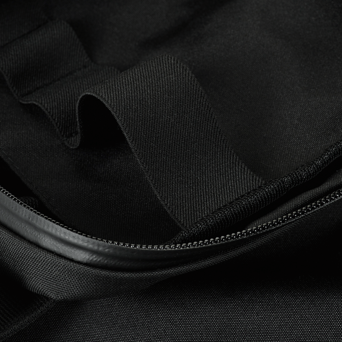 Lähikuva M-Tac Horizontal Medical Pouch ROLL Elite: Cordura 500D -kangas ja vetoketjudetaili.