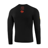 M-Tac Viburnum T-Shirt Long Sleeve punaisella kuviolla selässä, symboloi kansallista ylpeyttä ja historiaa, musta pitkähiha.