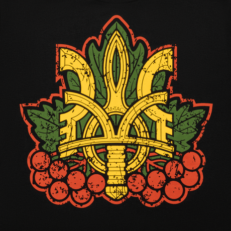 Trident- ja viburnum-kuvitus M-Tac Viburnum T-Shirt Long Sleeve -paidassa, symboloi yhtenäisyyttä ja rohkeutta rubiinipunaisilla marjoilla ja modernilla designilla.