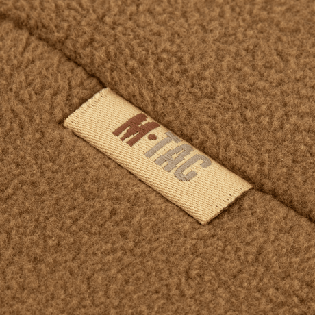 Yksityiskohta M-Tac Watch Cap Elite Fleece Beanie Hat Slimtexistä, merkkilapulla ja kulutuskestävällä fleecellä, sopii talviaktiviteetteihin