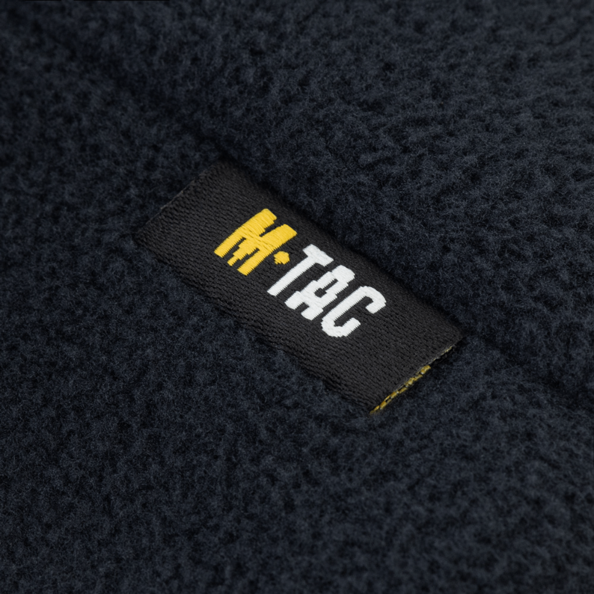 M-Tac Watch Cap Elite Fleece Beanie Hat logolla, valmistettu 100% polyester fleece, näyttää anti-pilling-ominaisuudet lähikuvassa