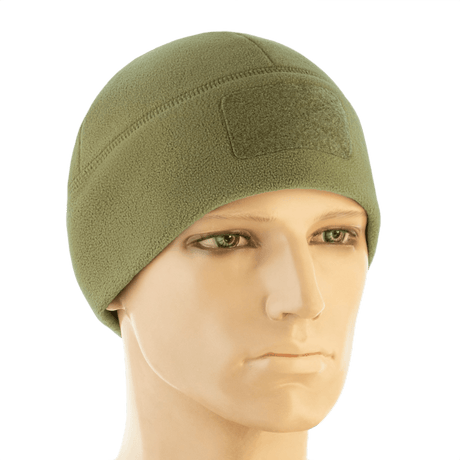 M-Tac Watch Cap Elite Fleece Beanie Hat Velcro, vihreä, kevyt ja lämmin, täydellinen kylmään säähän ja taktiseen käyttöön, nähty mannekiinilla.