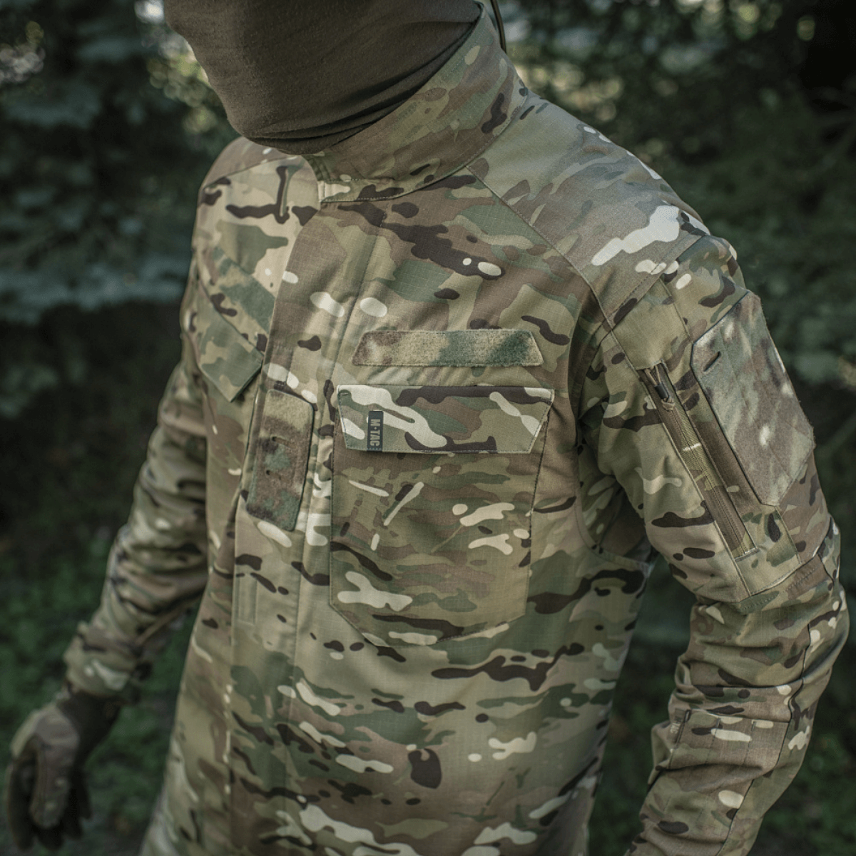 M-Tac-takki Sturm Gen.II NYCO Extreme Multicam-maastokuvioinnilla taktiseen ja ulkoilukäyttöön.