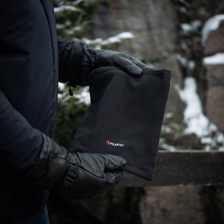 M-Tac Tube Scarf Polartec monitoiminen musta fleece-kauluri, täydellinen ulkoiluun kylminä vuodenaikoina.