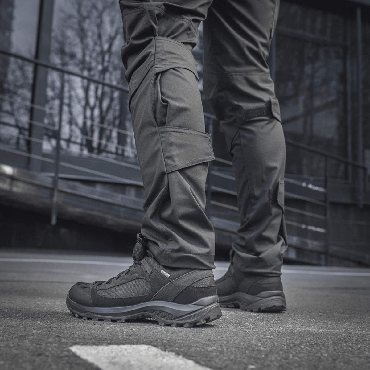 M-tac taktiset housut Conquistador Gen. I Flex ulkoiluun, valmistettu kulutusta kestävästä polycotton Rip-stop Flex -materiaalista
