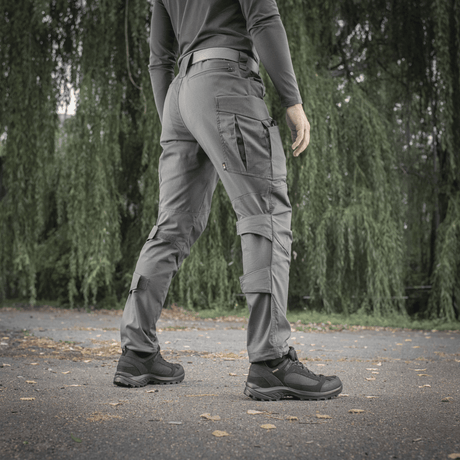 M-tac taktiset housut Conquistador Gen. I Flex ulkoiluun, valmistettu kestävästä polycotton Rip-stop Flex -materiaalista, nähty takaa