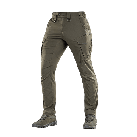 M-Tac-housut Aggressor Summer Flex Rip-Stop-nylonista taktiseen käyttöön ja mukavuuteen kuumassa.