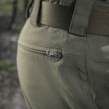 Yksityiskohta M-Tac Aggressor Summer Flex -housuista vetoketjulla, kevyt Rip-stop-nylon sopii kesäkäyttöön.