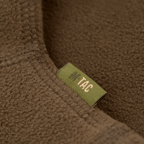 M-Tac Fleece Neck Gaiter (Tok Tube) lähikuva pehmeästä ja kestävästä fleecemateriaalista, täydellinen kylmiin olosuhteisiin ja ulkoiluun