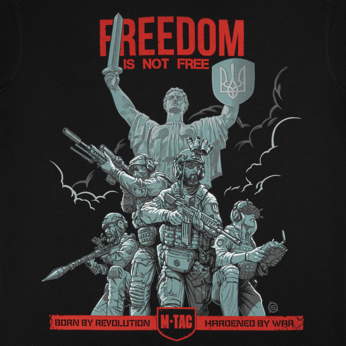 M-Tac Hoodie Freedom sotilasaiheisella designilla ja 'Freedom is Not Free' -printillä. Täydellinen arkeen ja aktiiviseen ulkoiluun.