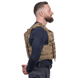 EA Plate Carrier Camo maastokuvioitu, kestävä materiaali ja modulaarinen muotoilu ammattilaiskäyttöön, galleria-asento 1 sivulta.