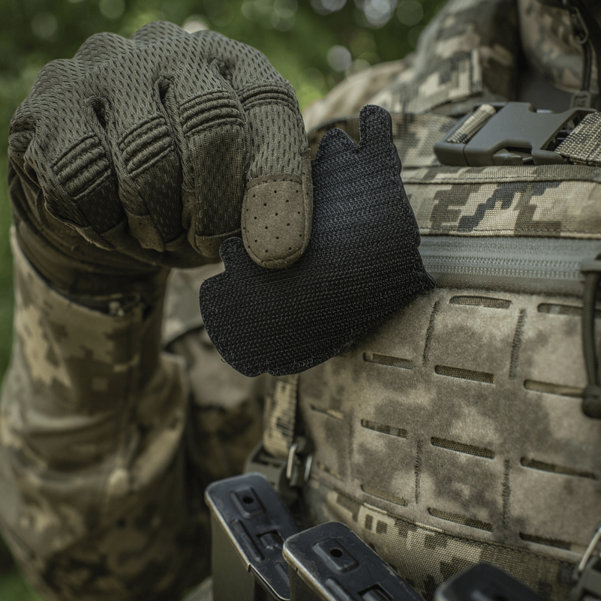 M‑Tac Patch Baba-Yaga Horizontal 3D-efektillä velcro-kiinnityksellä taktillisessa liivissä.