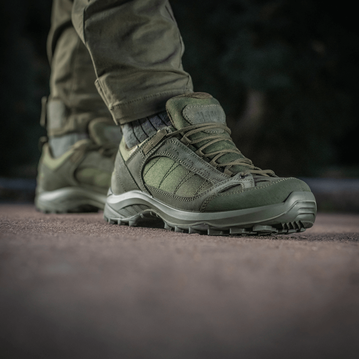 Tactical Sneakers Demi-Season – kevyt ja mukava, moderni ulkoilukenkä nahasta, sopii trekkingiin ja polkujuoksuun.