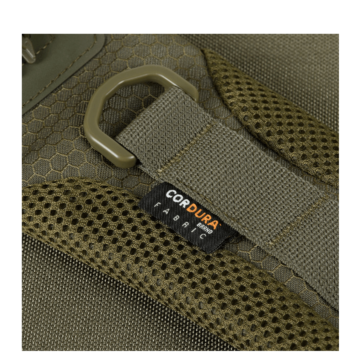 Lähikuva M-Tac Buckler Taske Elite Hexistä, Cordura-kangas ja MOLLE-järjestelmä; musta laukku suunniteltu piilotettuun asekantoon.
